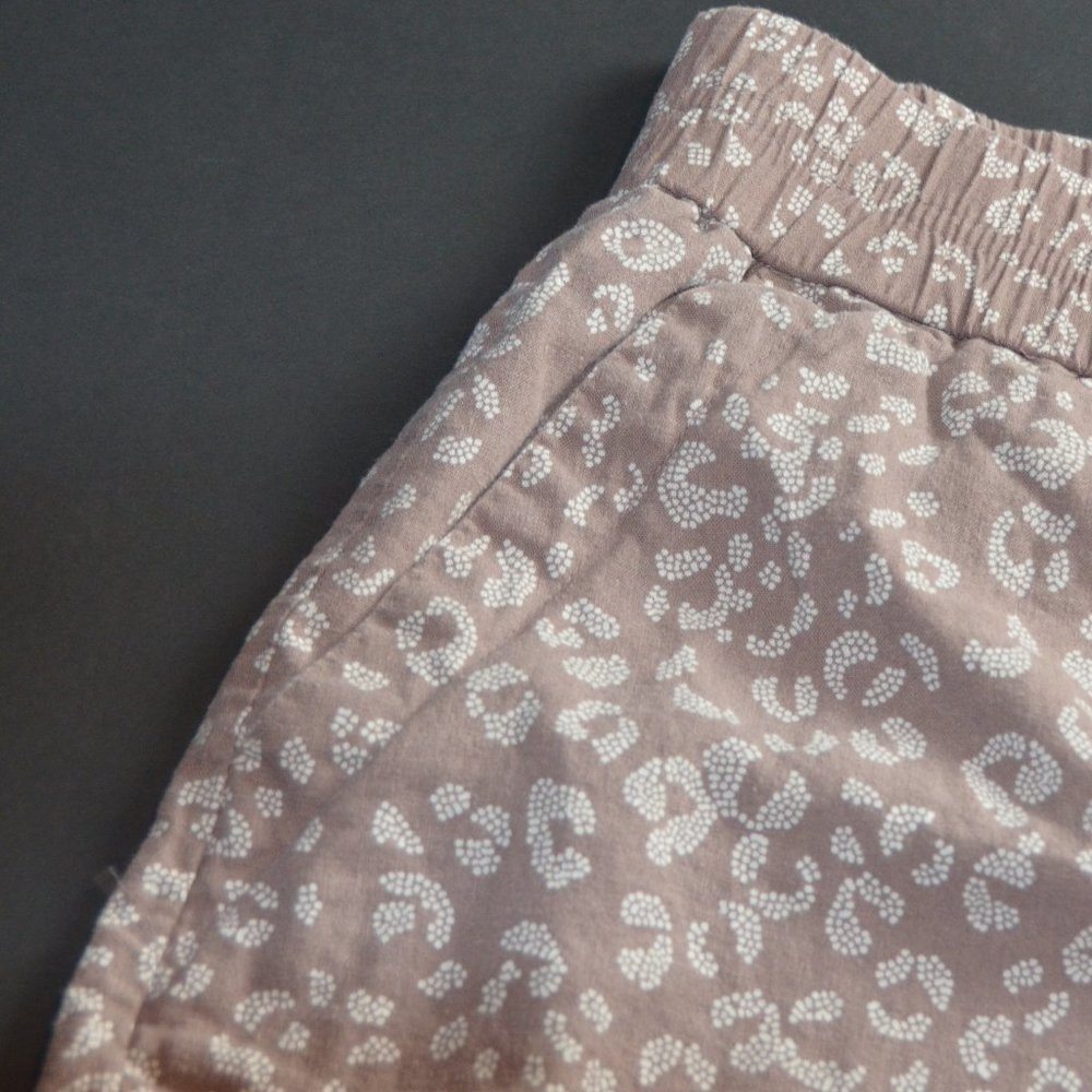 Shorts - Picture 3 of 5